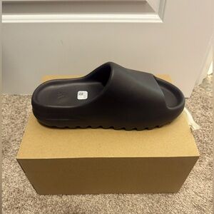 Adidas Yeezy slide onyx black size men’s 8 NIB NWT unisex